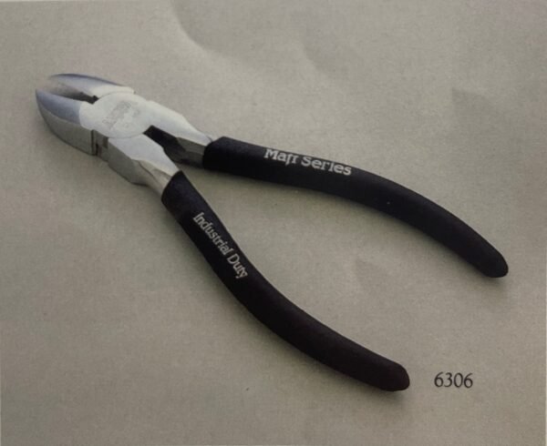 Aruba diagonal cutting pliers with tapered jaws and chrome finish for precise wire cutting