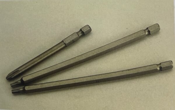 Complete screwdriver bit chart with Phillips, Slotted, Pozidriv, Torx, Robertson, and Spline types in various lengths and sizes.